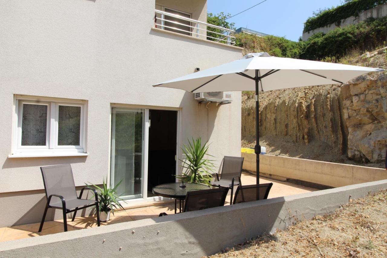 Macadamia Apartment With Garage Parking Split Luaran gambar