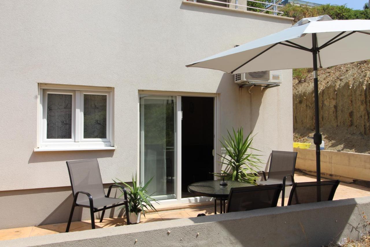 Macadamia Apartment With Garage Parking Split Luaran gambar