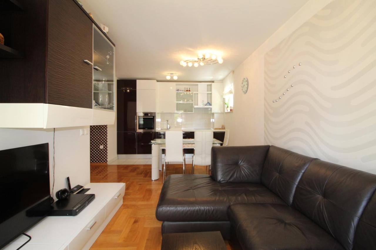 Macadamia Apartment With Garage Parking Split Luaran gambar